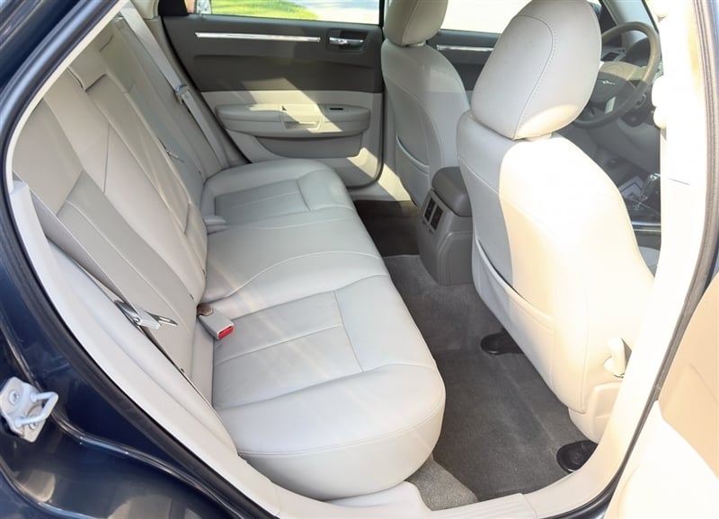 2008 Chrysler 300 Touring - Photo 12