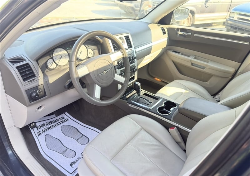 2008 Chrysler 300 Touring - Photo 14